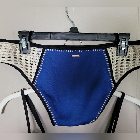 EUC Victoria Secret Blue Surf Crochet Bikini - Picture 6 of 10